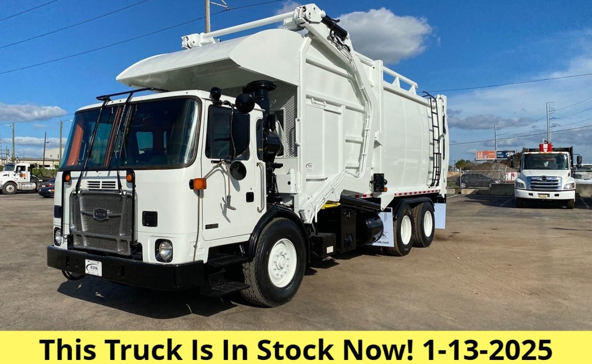 2024 Autocar ACX64 - 40 Yard Pac tech Front Loader Garbage Truck