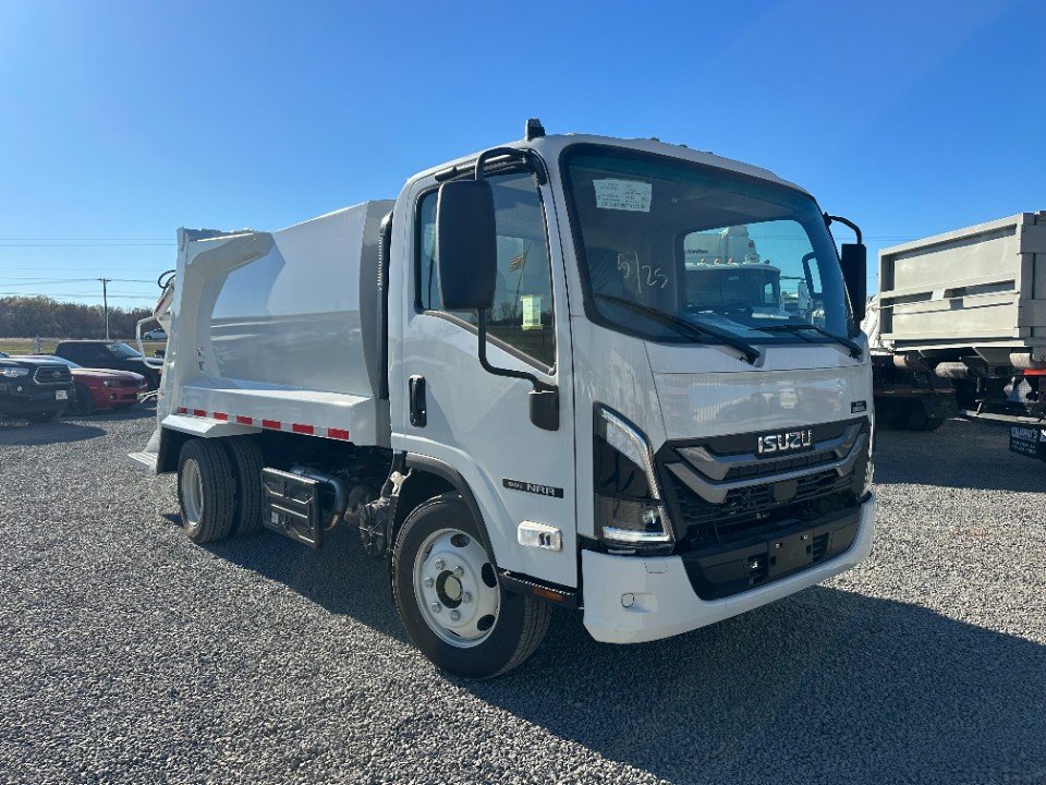 2025 Isuzu NRR