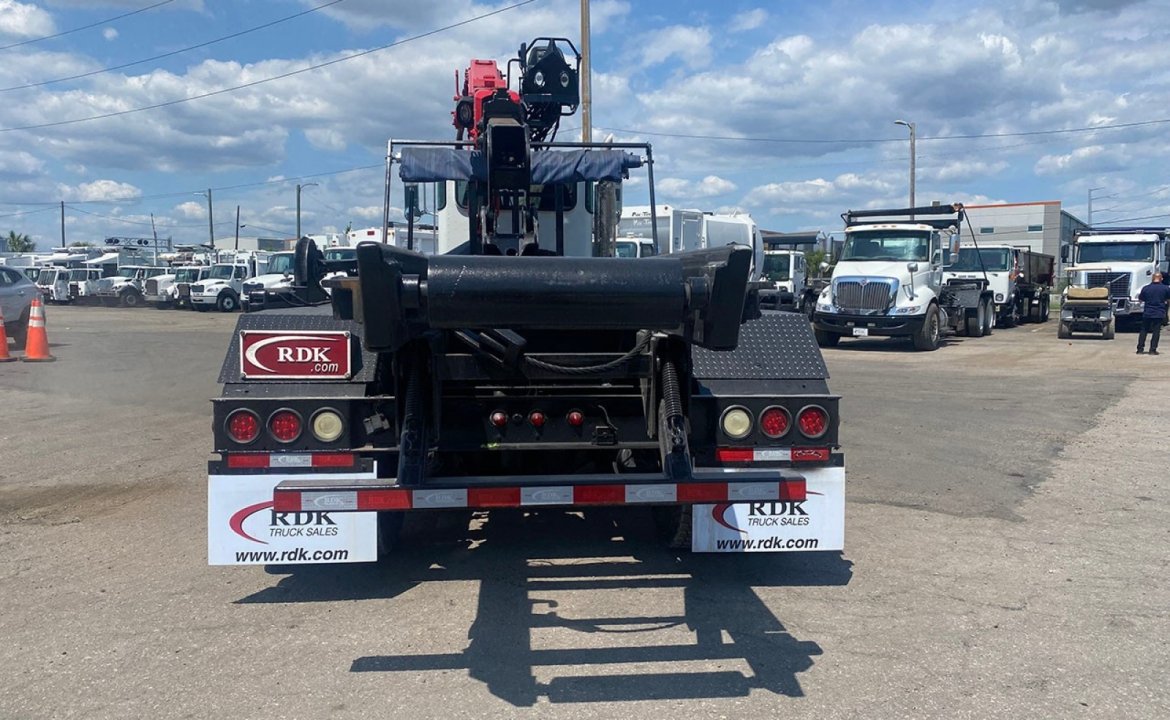 2014 Peterbilt 365 - 60,000 lb. American Roll-off - Palfinger Grapple Truck