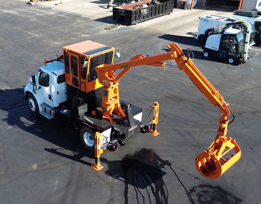 ID: JV8707 PETERSEN REAR STEER RS3 MOUNTED ON 2018 FREIGHTLINER M2 106