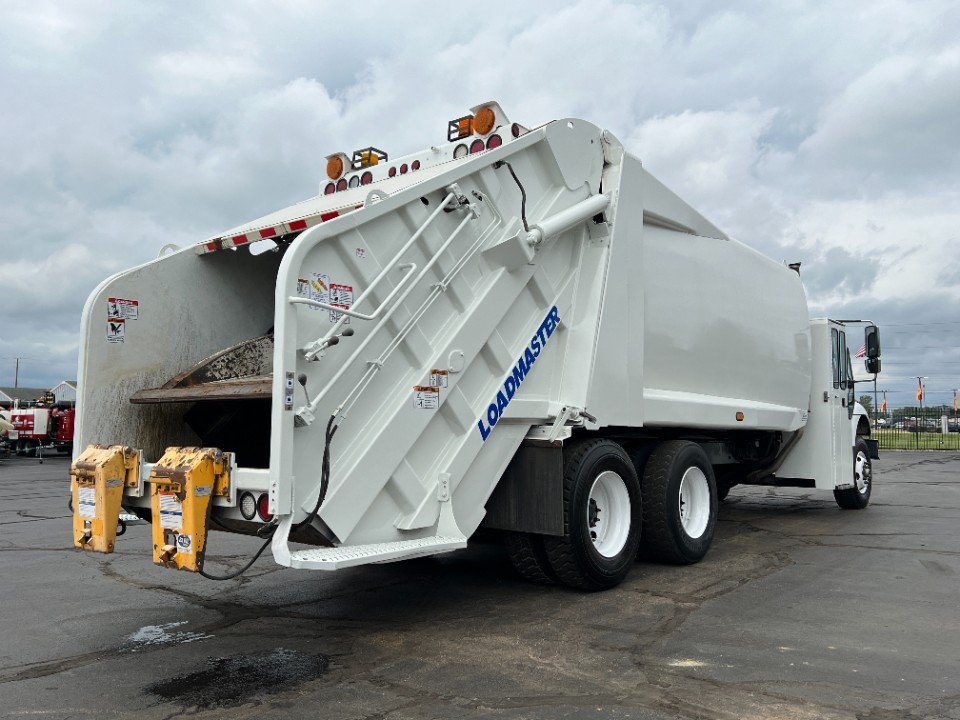 ID: 056401 I LOADMASTER 25 YD EXCEL ON 2005 INTERNATIONAL 7400