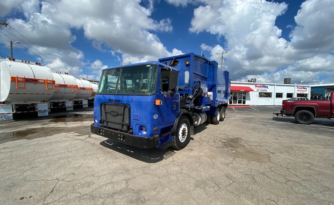 2019 Autocar ACX64 - 33 Yard G-S Products Side Loader Garbage Truck