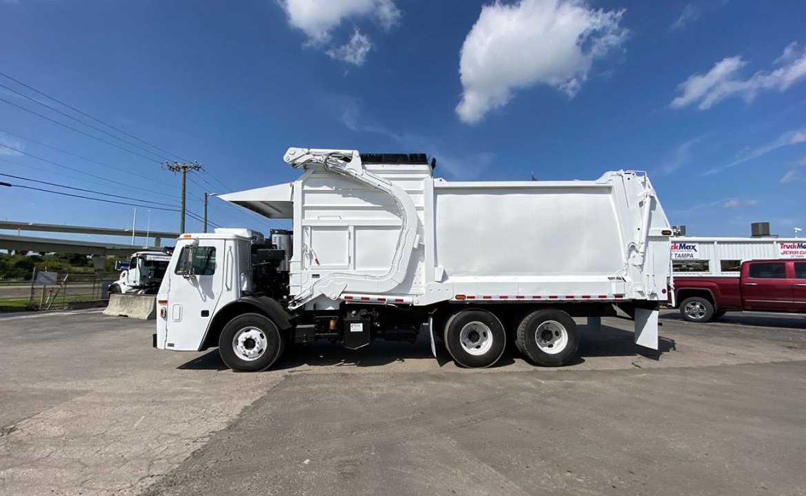 2015 Mack LEU613 - 40 yd Heil Front Loader Garbage Truck