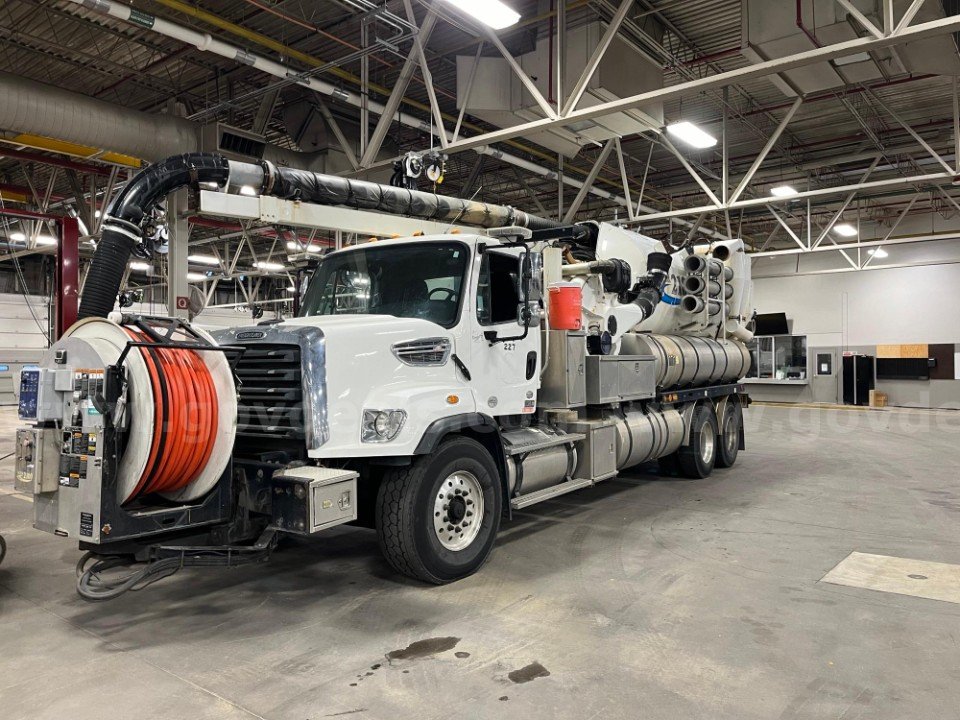 2014 Freightliner 108SD 