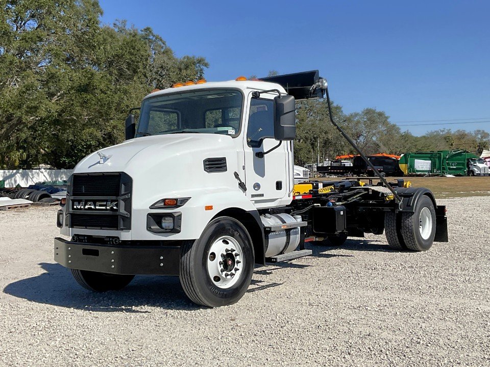 2024 Mack MD7 Palfinger T29MT 29,000 lbs