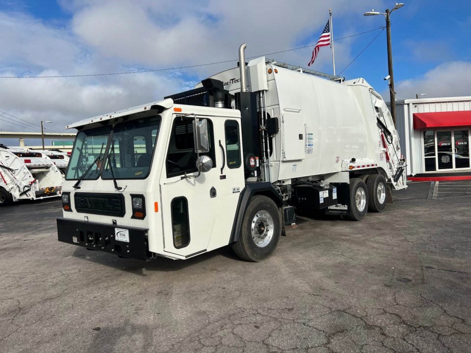 2024 Battle Motors LET2 - 25 yd Pac Tech Rear Loader Garbage Truck