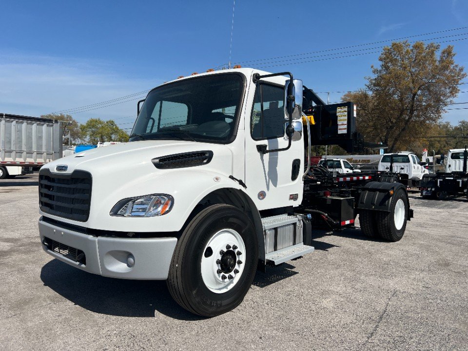 2025 Freightliner M2-106 Galbreath SLCH 8,000 lbs for sale! 