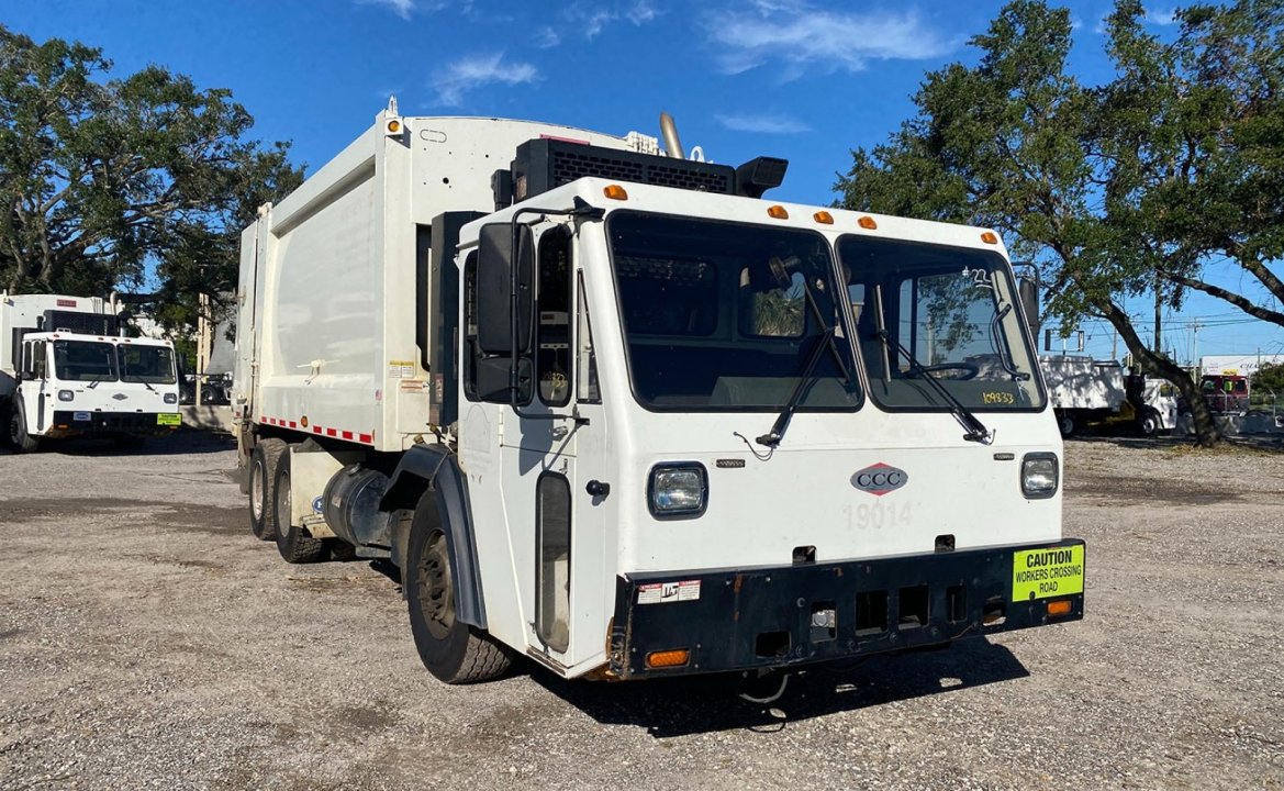 2017 CCC LET2 - 25 Yard Heil Dura pack 5000 Rear Loader Garbage Truck