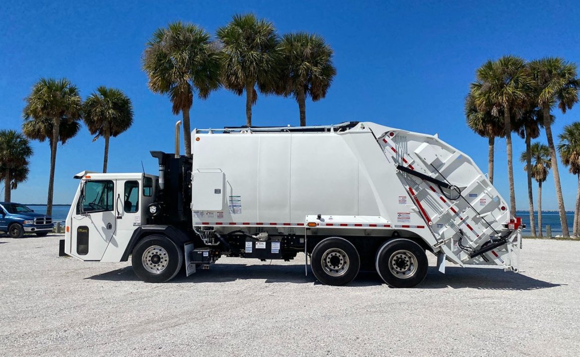 2024 Battle Motors LET2 - 25 yd Pac Tech Rear Loader Garbage Truck