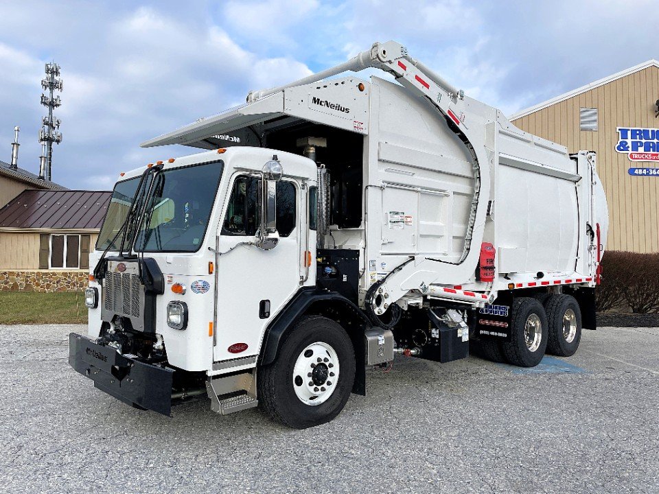 2025 Peterbilt 520 McNeilus Atlantic-4029 40 yd. 