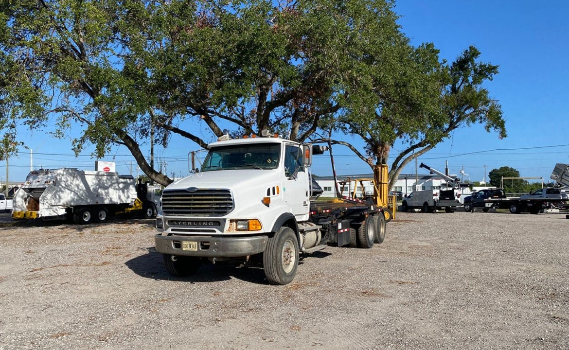 2007 Sterling LT9500 - 60,000 lb. Galbreath Roll-off Truck