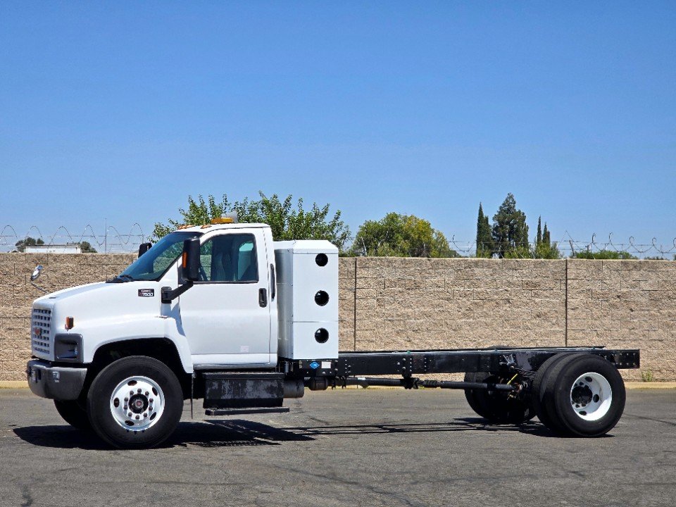 2009 GMC C7500 Single Axle Cab &amp; Chassis