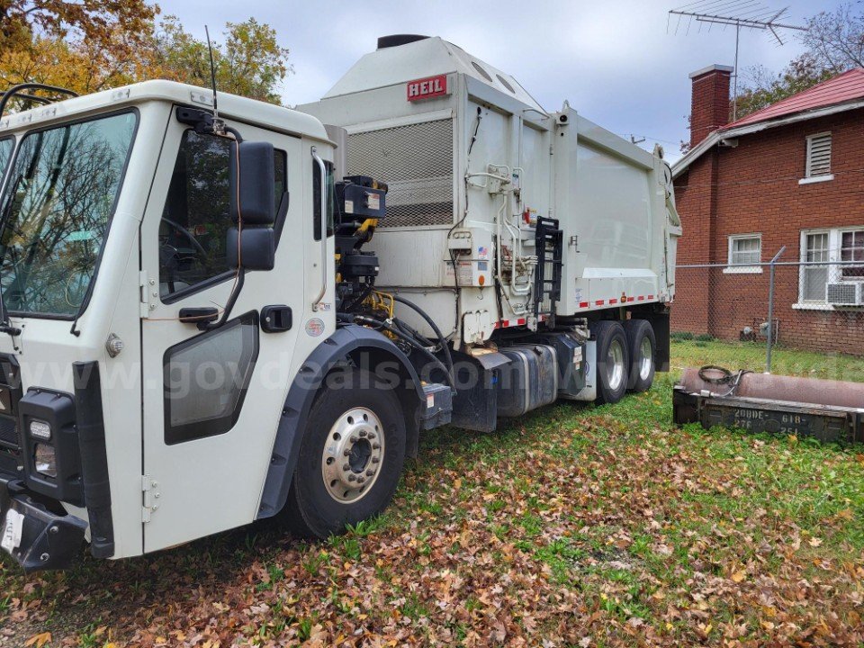 2022 Mack LR Automated Garbage Truck 