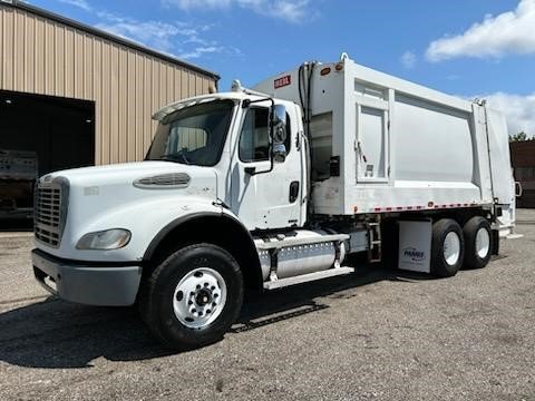 2010 Freightliner Heil 25 Yd Rear Loader