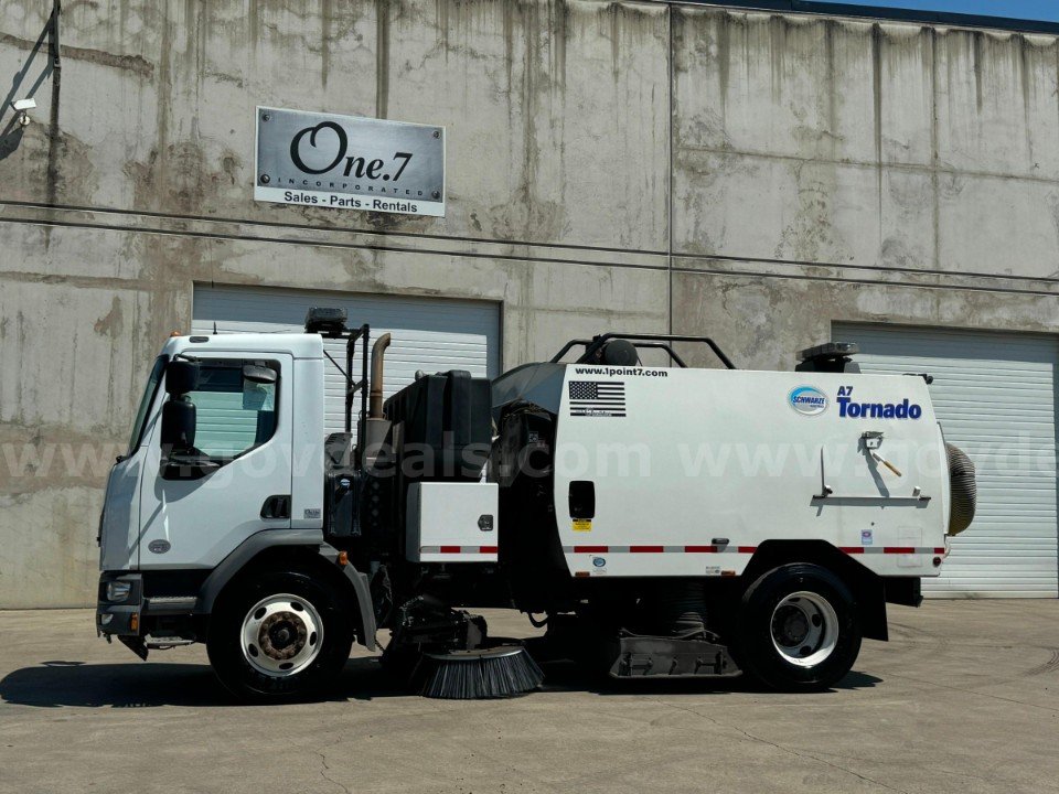 2016 Schwarze A7 Tornado Regenerative Street Sweeper