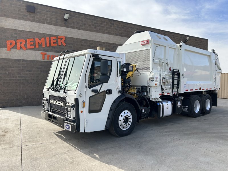 TT1035 - 2023 MACK LR64 AUTOMATED SIDE LOADER