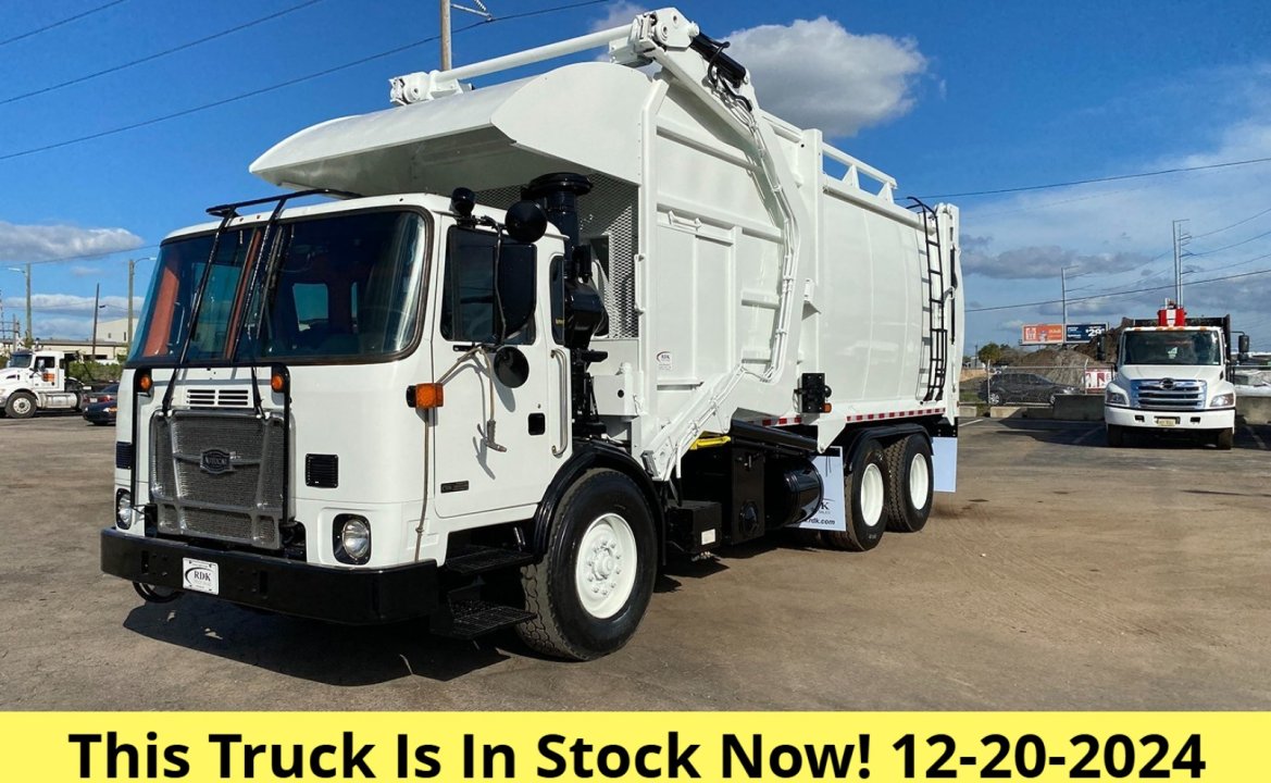 2025 Autocar ACX64 - 40 Yard Pac tech Front Loader Garbage Truck