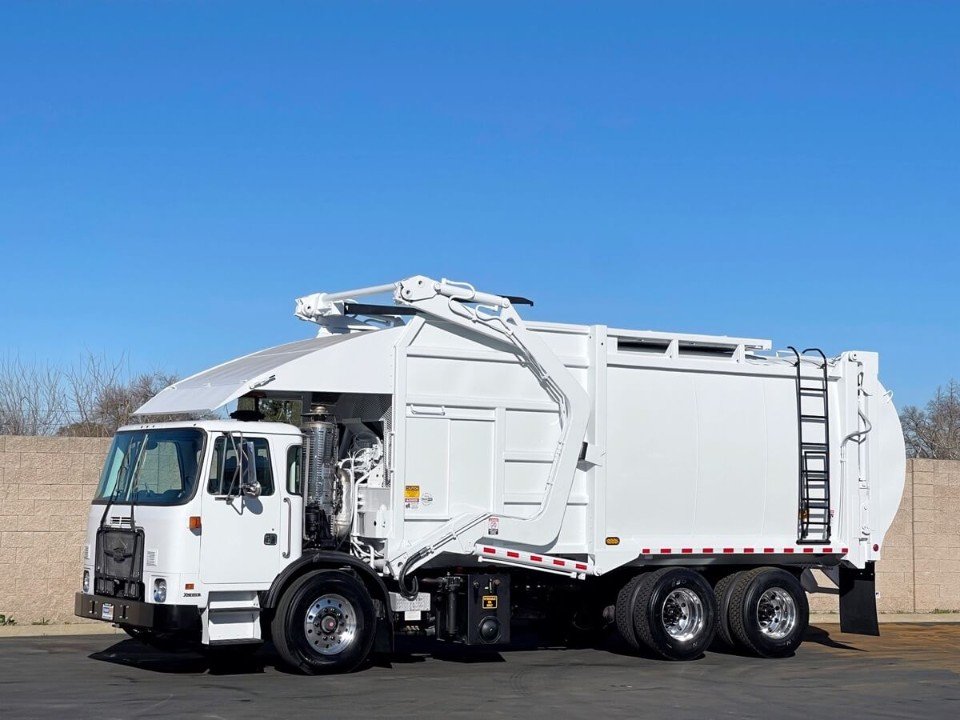 2012 Autocar EZ-Pack Hercules 40 YD Front Load Garbage Truck