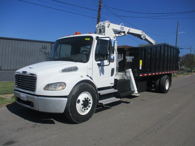 2005 Freightliner M2 Ramer grapple