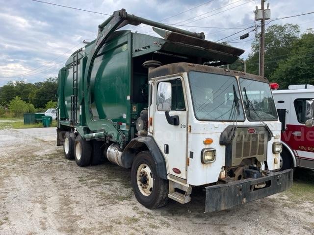 2018 Peterbilt 520 Garbage Truck