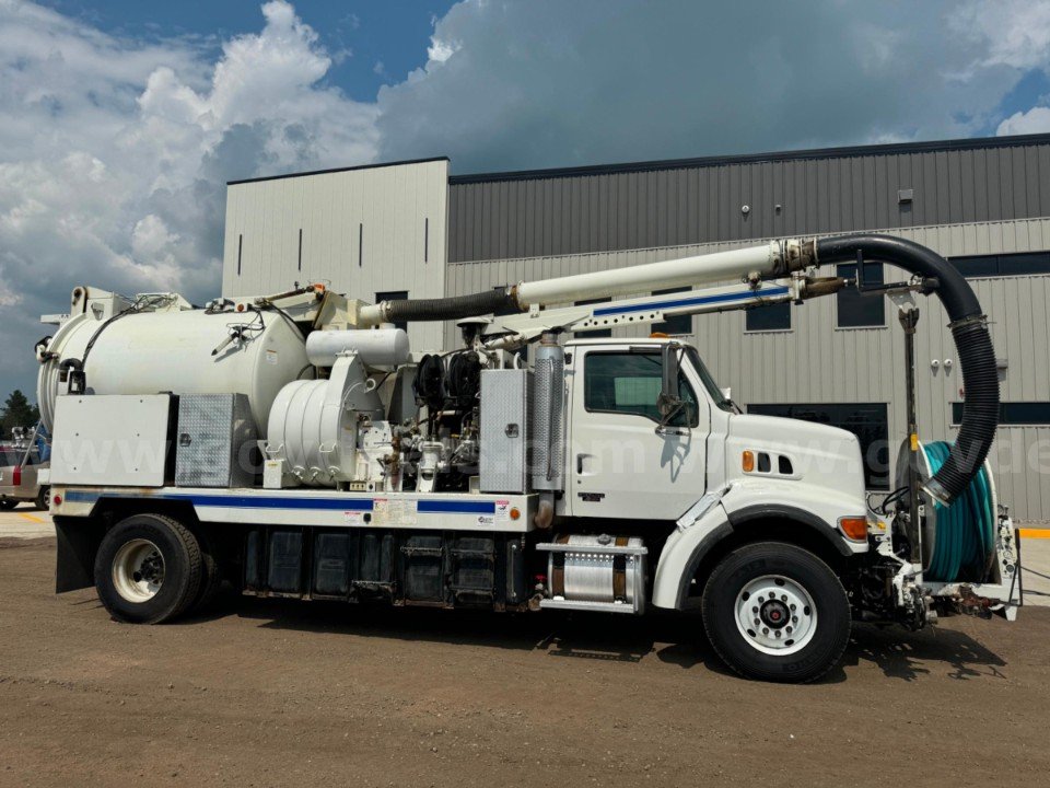 2008 Freightliner M2 - Petersen Lightning Loader Grapple Truck