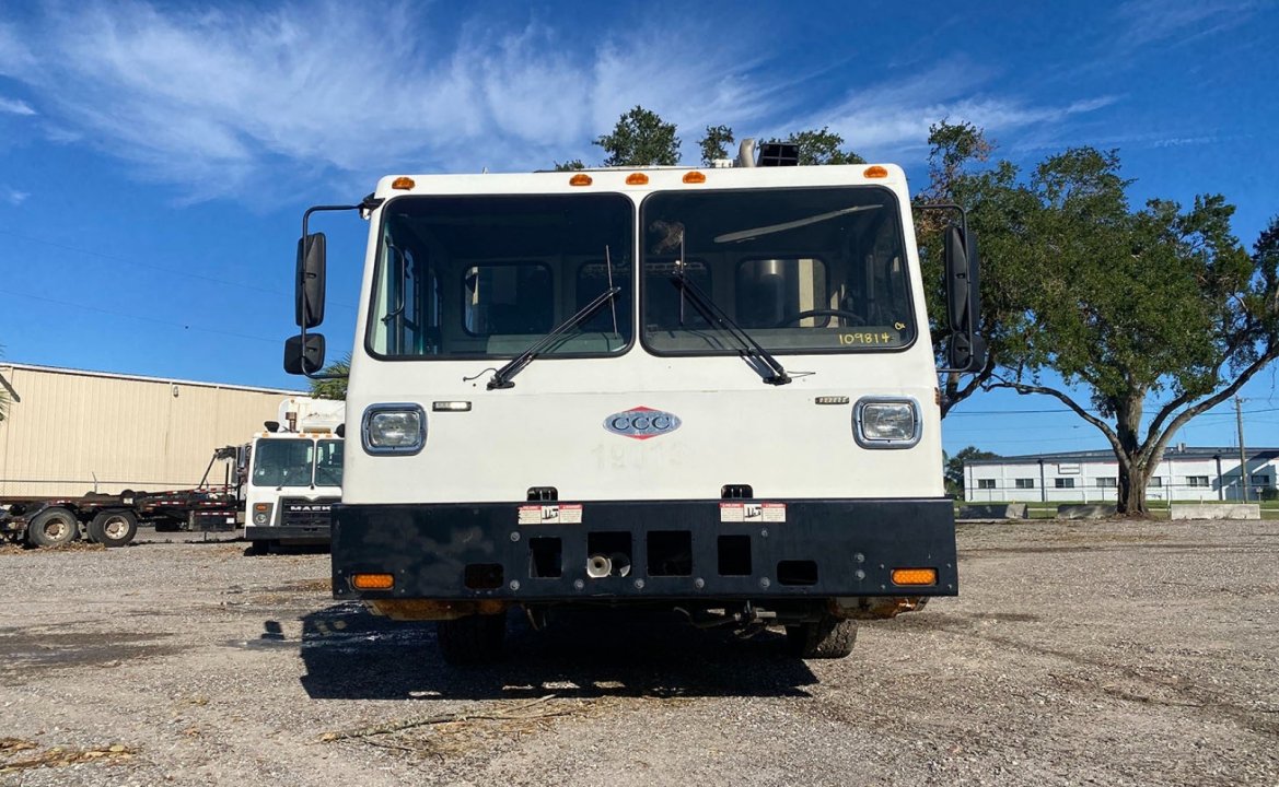 2017 CCC LET2 - 25 Yard Heil Dura Pack 5000 Rear Loader Garbage Truck