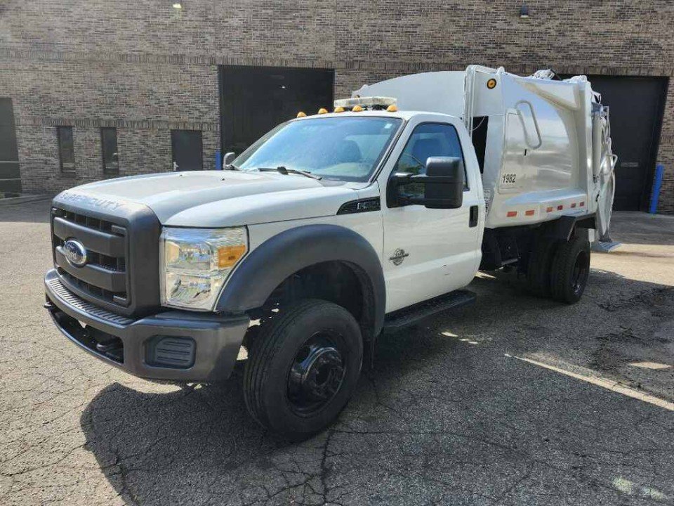 2012 Ford F550 Loadmaster 6yd Rear Loader-Under CDL!