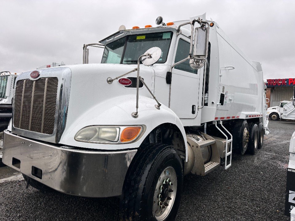 2013 Peterbilt 382