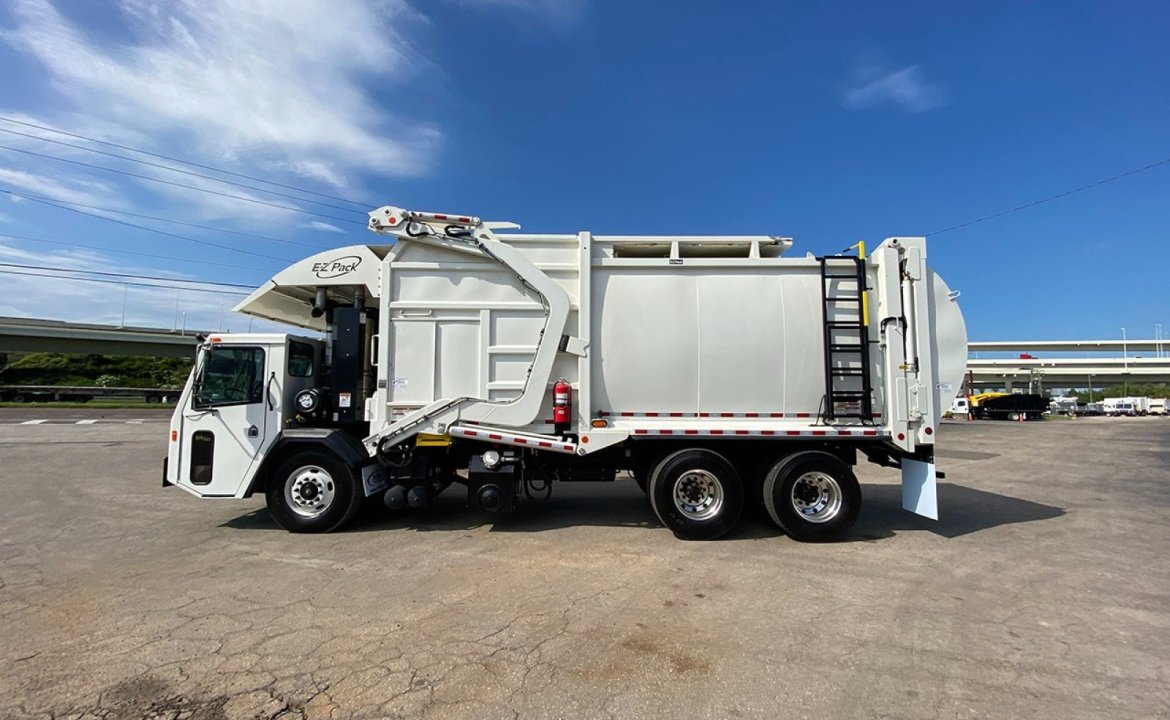 2024 Battle Motors LET 2 - 40 yard EZ-Pack-Hercules Front Loader Garbage Truck