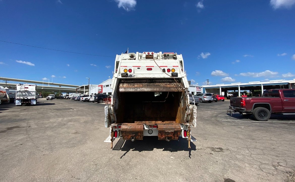 2017 CCC LET2 - 25 Yard Heil Dura Pack 5000 Rear Loader Garbage Truck