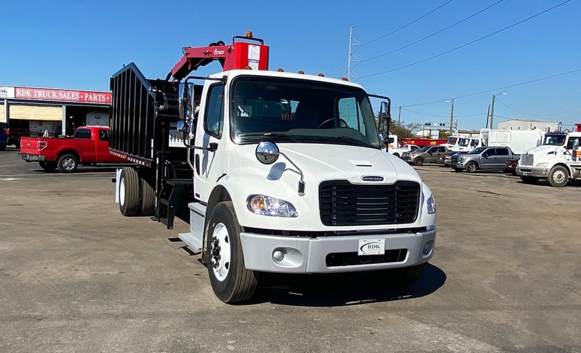 2023 Freightliner M2 106 - 28 yd PacMac Grapple Truck