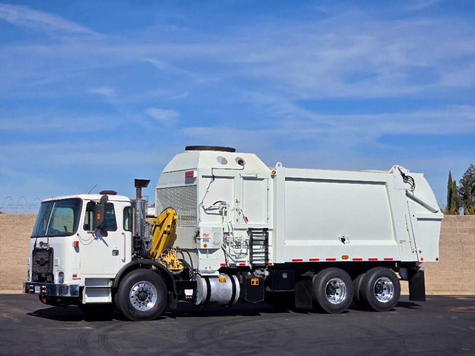 2016 Autocar Xpeditor Heil ASL 33 YD Garbage Truck