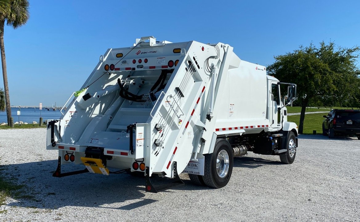 2024 Mack MD 642R - 13 yd Pac Mac Rear Loader Garbage Truck