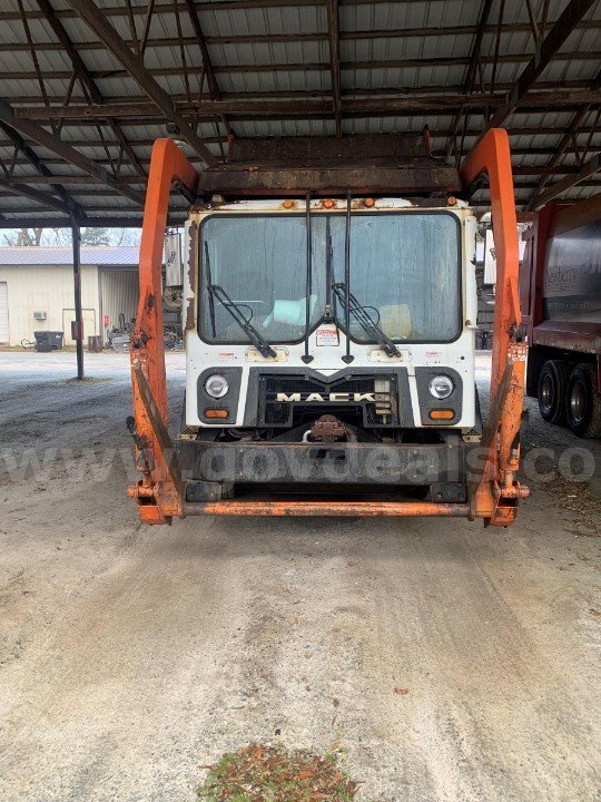 2014 Mack MRU613 Front Loader