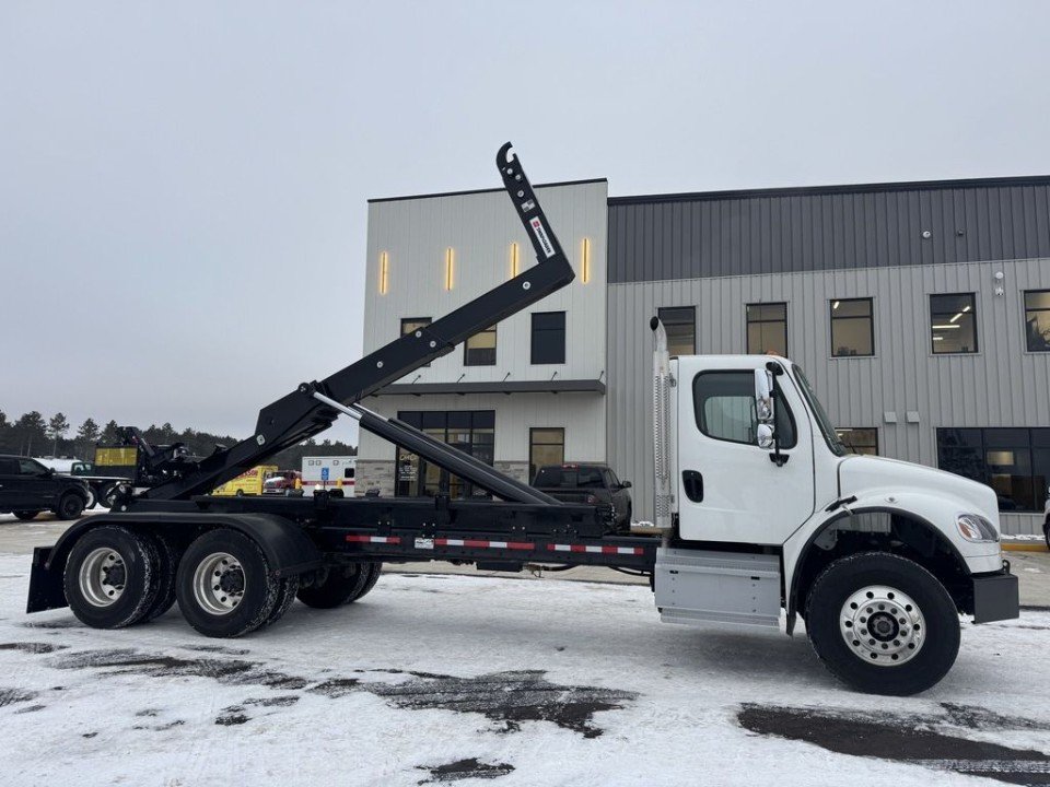 2023 Freightliner Swaploader, 50,000 lbs SL-520X Hook Lift