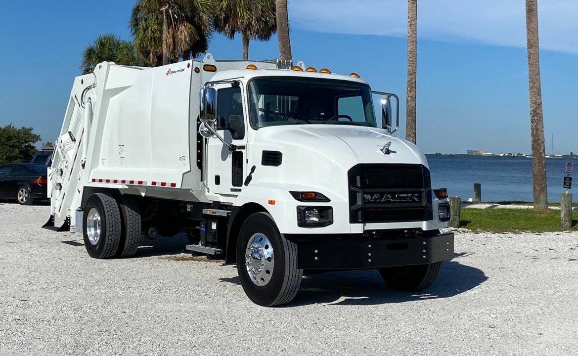 2024 Mack MD6 - 13 yd Pac Mac Rear Loader Garbage Truck