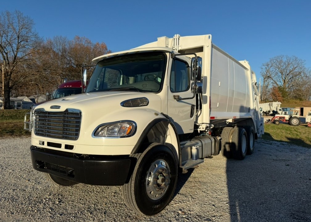 2011 Freightliner M2 106 25 Yard Rear Load Packer Wayne Phoenix II $69,900