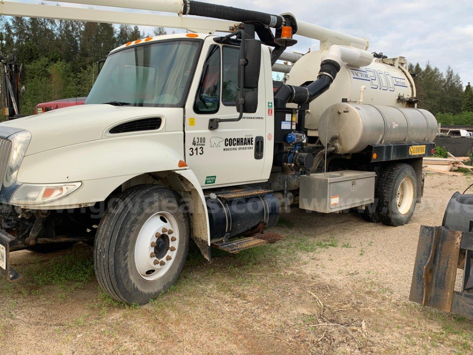 2003 International Vactor Truck