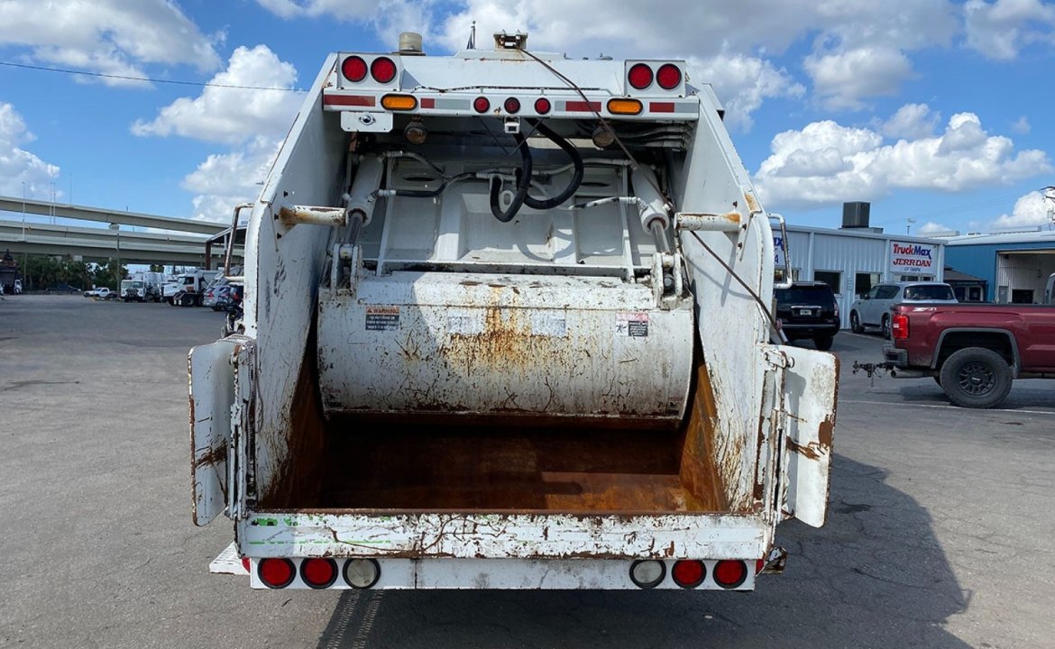 2007 Peterbilt 335 - 16 Yard New Way Rear Loader Garbage Truck