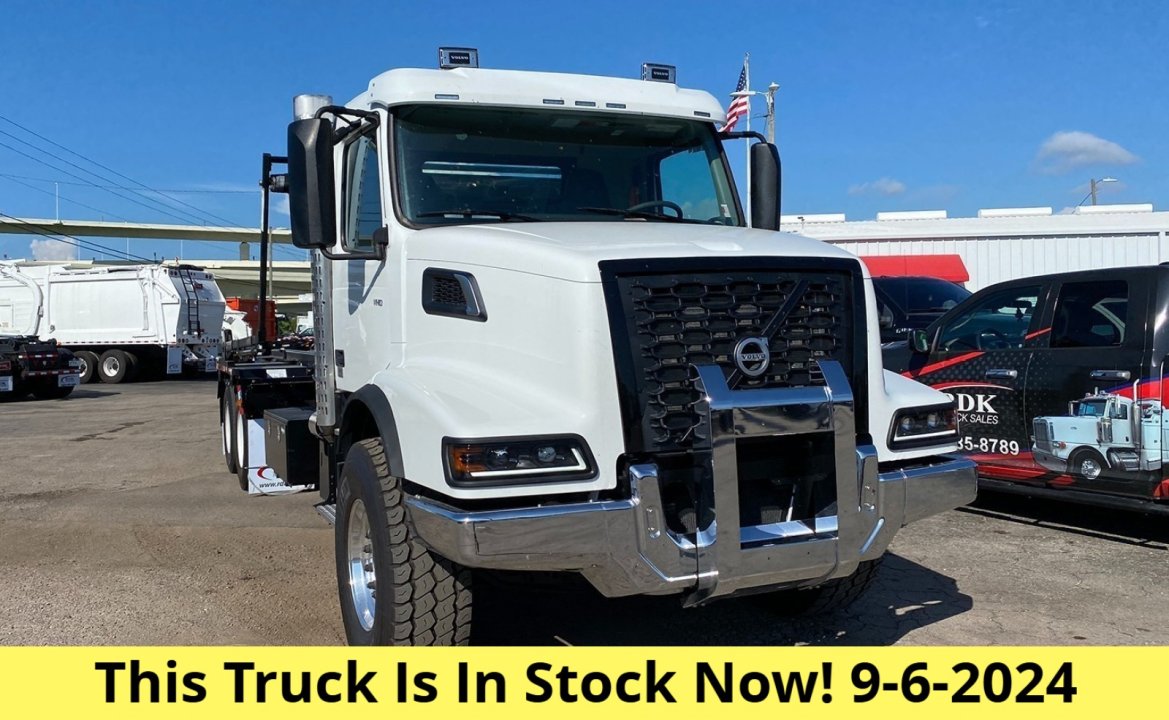 2024 Volvo VHD - 60,000 lb Pac Mac Roll-Off Truck