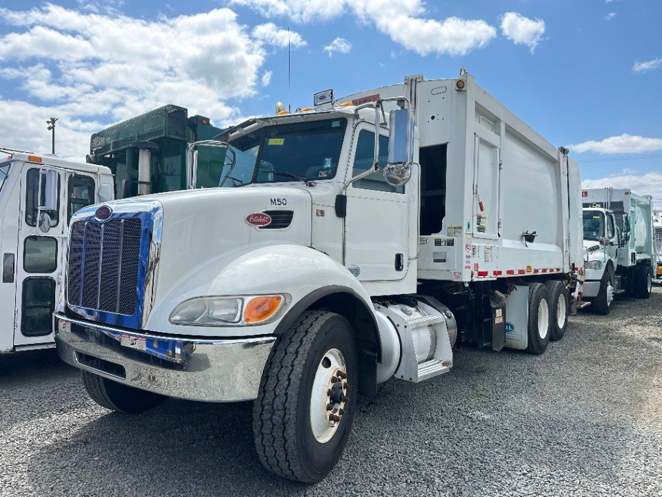 2014 Peterbilt 348 