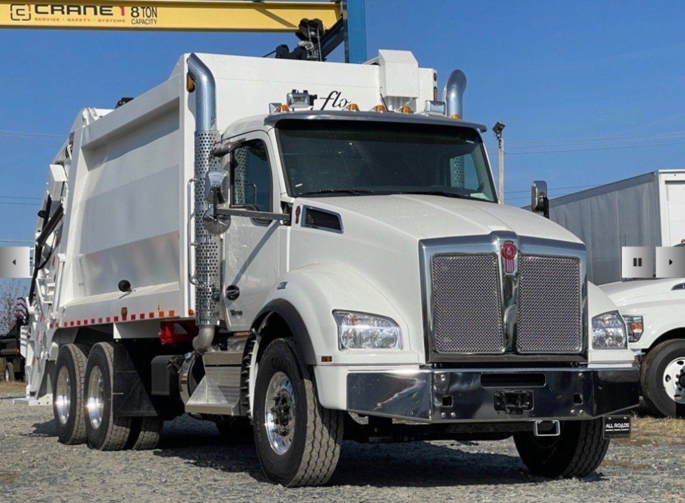 NEW 2025 Kenworth T880, 25 Yd Air-Flo Rear Loader