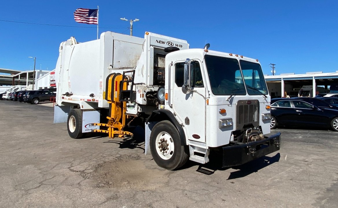 2014 Peterbilt 320 - 24 Yard New Way Side Loader Garbage Truck