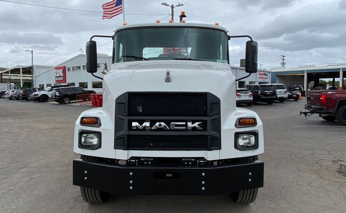 2024 Mack MD6 - 20 Yard Pac Mac Grapple Truck