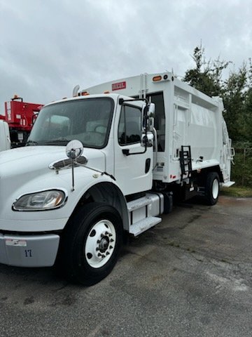 2020 Frieghtliner M2-106/20yd Heil Rear Loader!