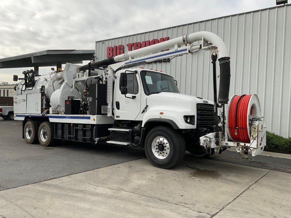 2015 Freightliner 114SD Vaccon V305SHAZ Vacuum Truck