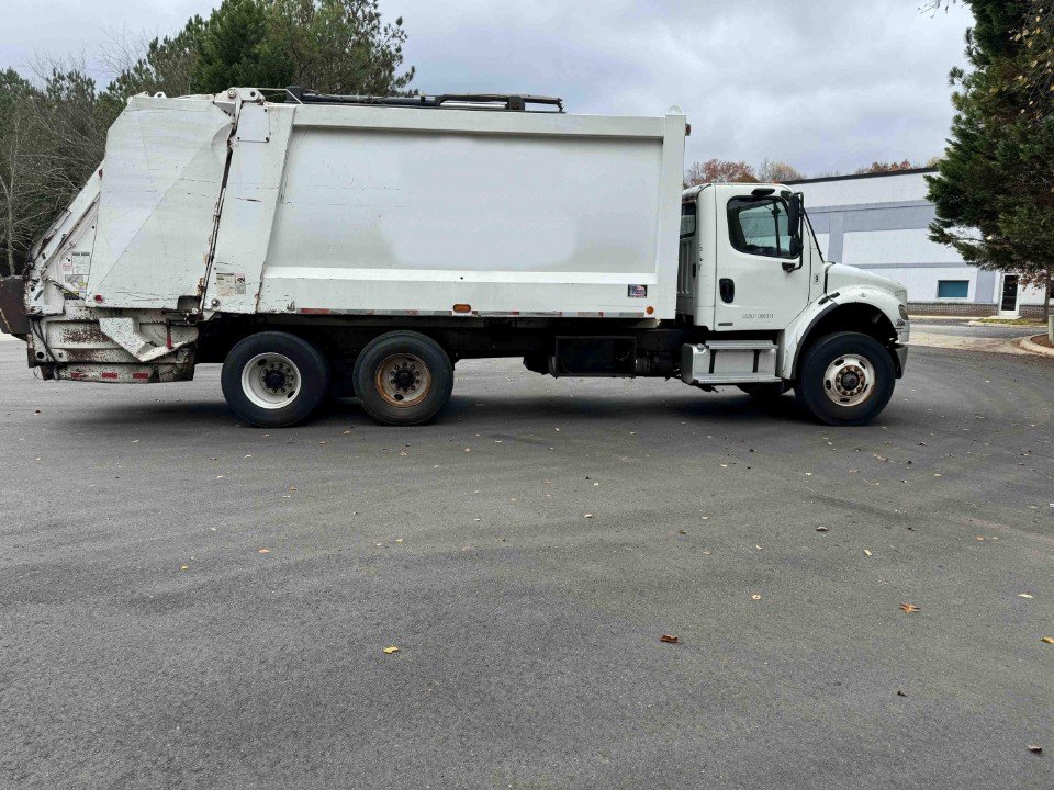 2009 Freightliner M2 Heil 25yd Rear Loader w Winch and 2 tippers