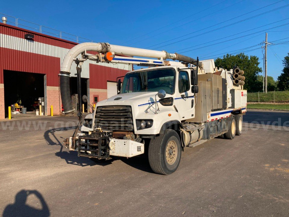 2014 Freightliner 114SD