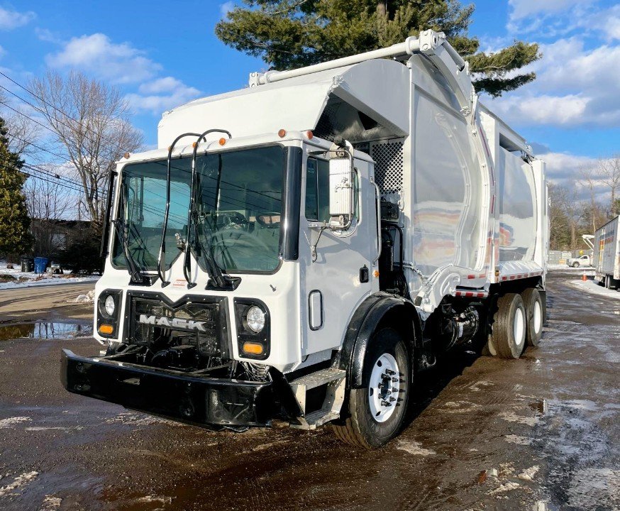 2011 Mack MRU613 Wittke 40yd Front Load ReMan Engine