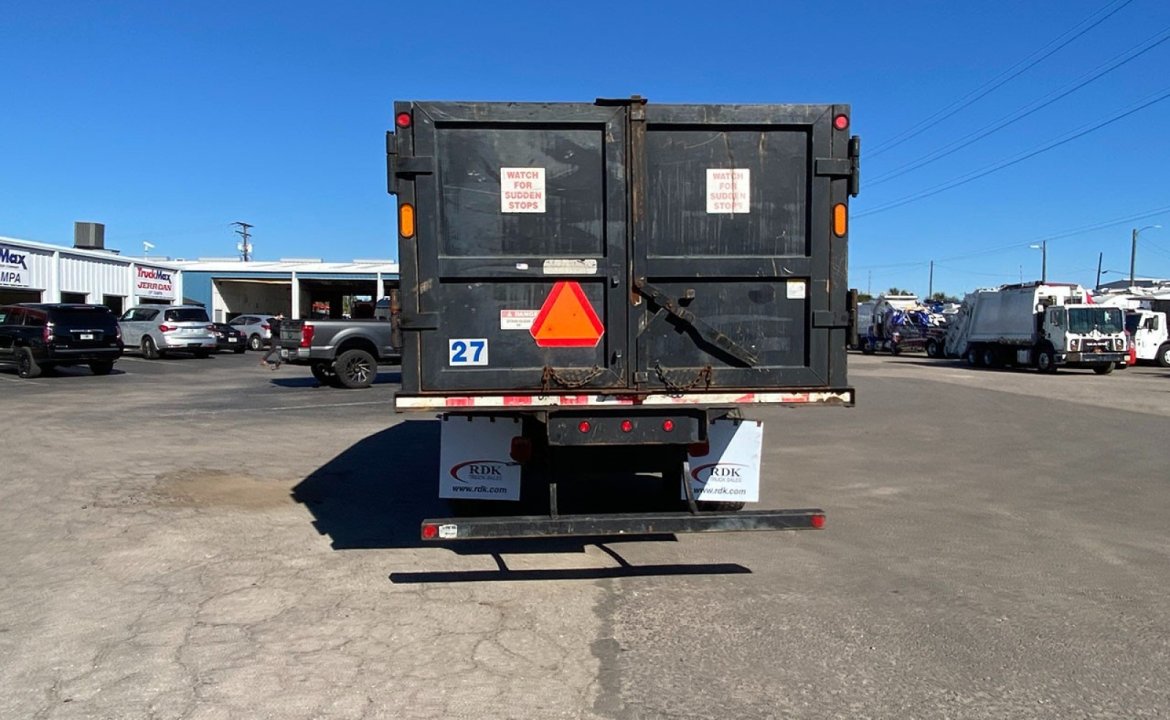 2017 International 4300SBA - 24 Yard Pac Mac Grapple Truck